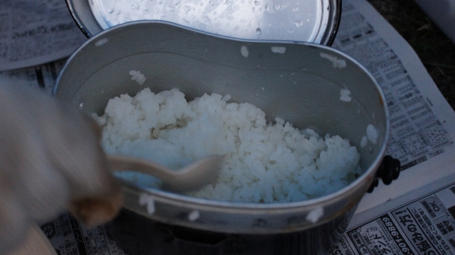 キャンプでのお米の炊き方 レトルト食品が便利 キャンピーポー