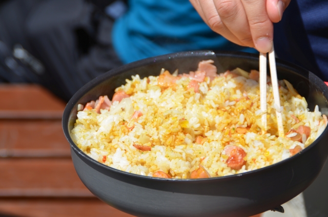 ストウブで炊いたご飯に芯が残る原因は 美味しく炊く秘訣 キャンピーポー ストウブで炊いたご飯に芯が残る原因は 美味しく炊く秘訣 キャンピーポー