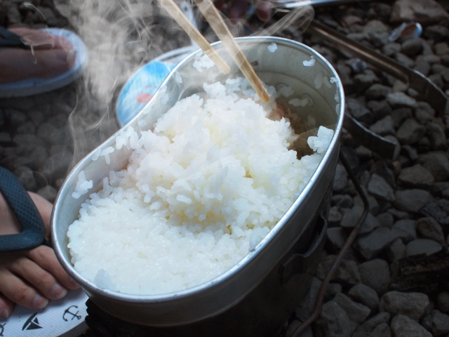 キャンプの楽しみ おいしいご飯の炊き方をマスターしよう キャンピーポー